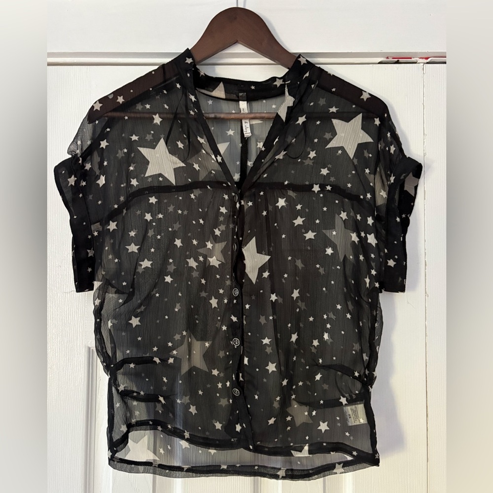 Willow and Clay Sheer Black Star Print Button Down Size XS EUC